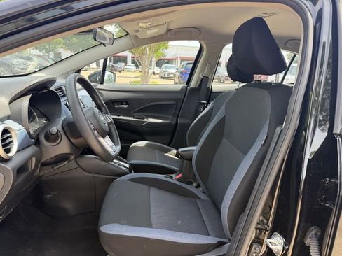 Used 2025 Nissan Versa SV FWD image 22