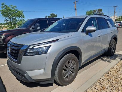 Used 2024 Nissan Pathfinder SV