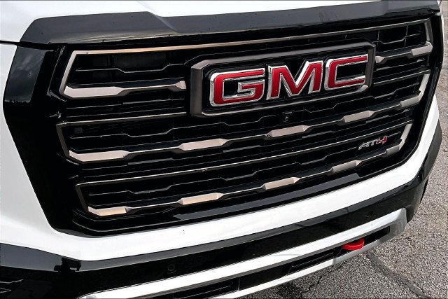 Used 2025 GMC Yukon AT4 Ultimate AWD/4WD image 34