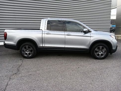 Used 2020 Honda Ridgeline RTL-E image 2