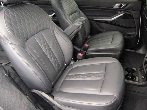 Certified 2022 BMW X7 xDrive40i w/ M Sport Package image 22