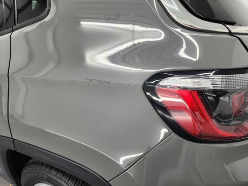 Used 2024 Jeep Compass Latitude image 29