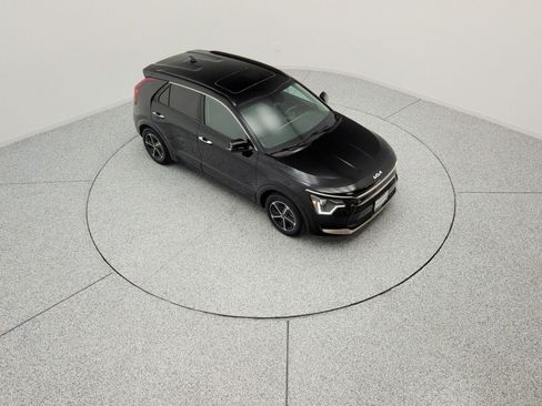 Used 2023 Kia Niro FWD image 11