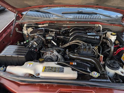 Used 2010 Ford Explorer Sport Trac XLT image 13