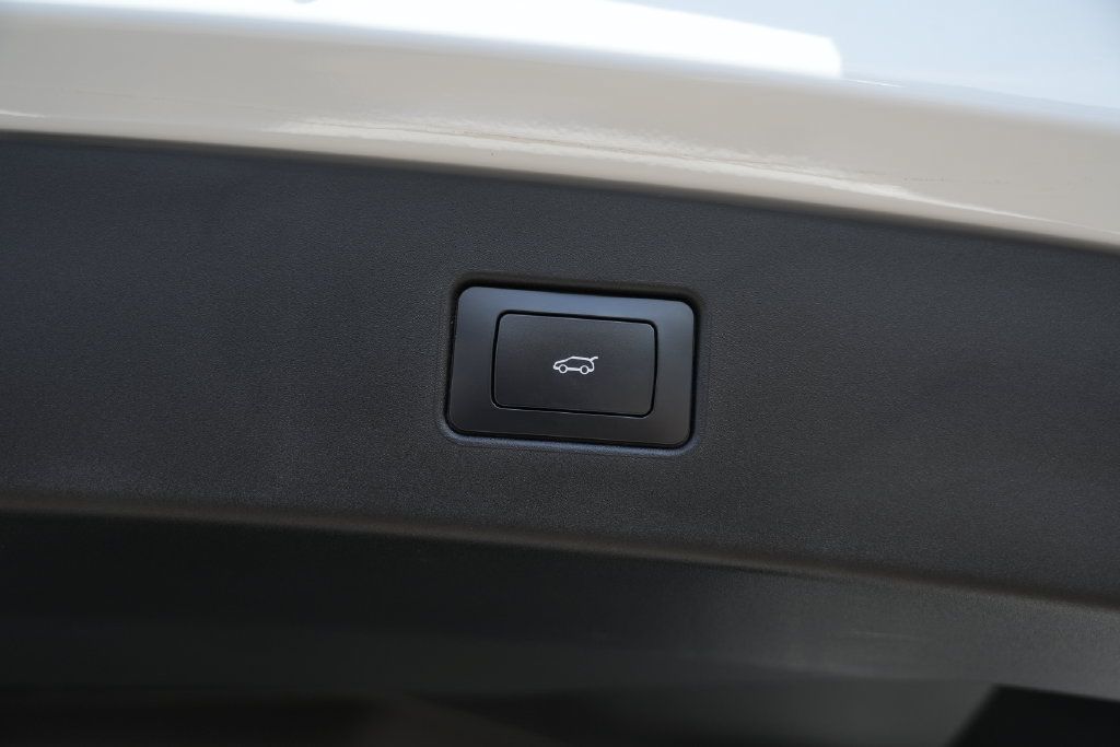 Used 2023 Fisker Ocean Ultra AWD/4WD image 15