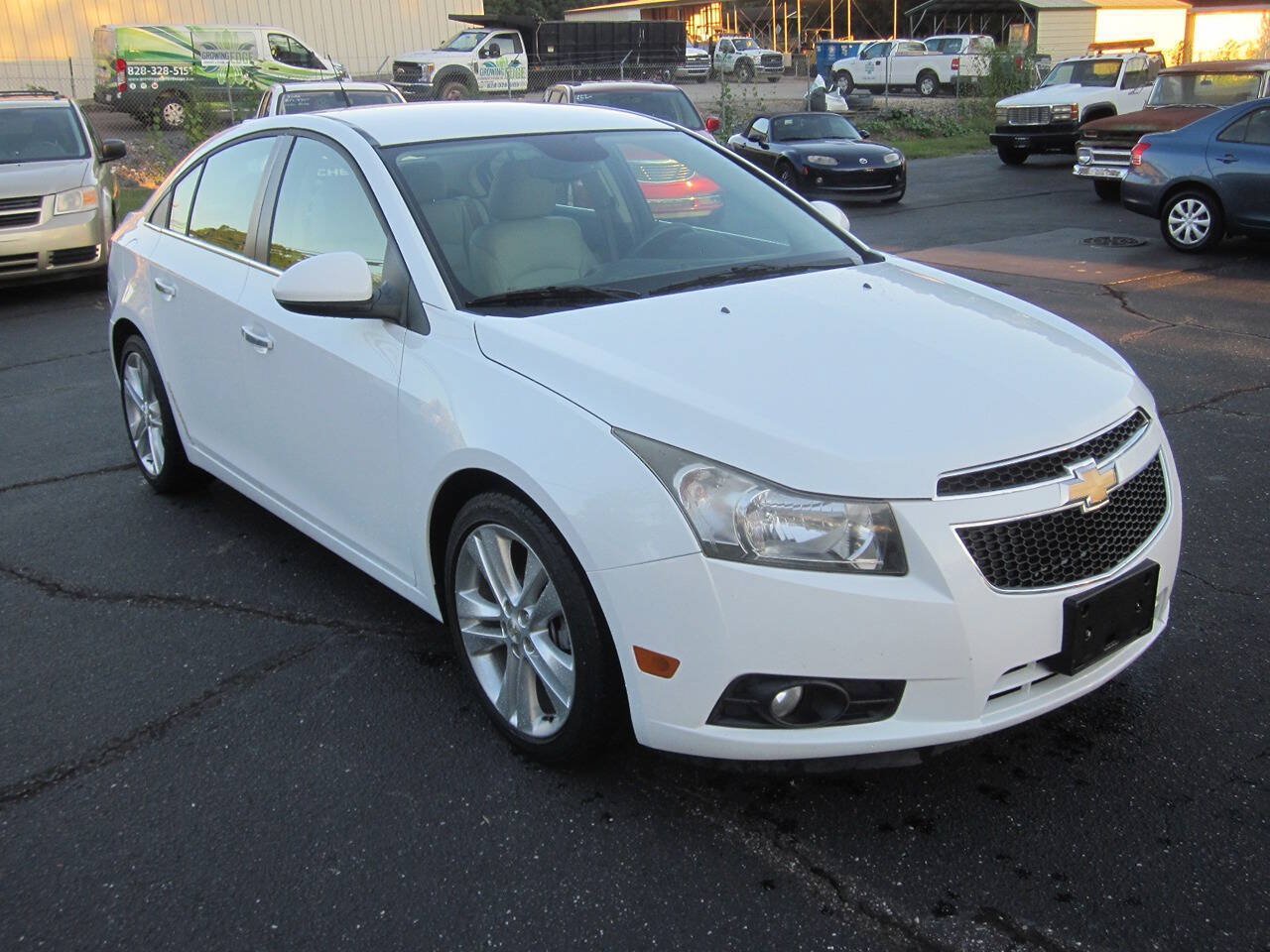 Used 2012 Chevrolet Cruze LTZ FWD image 4