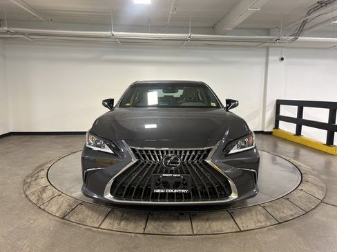 Used 2025 Lexus ES 350 w/ Premium Package image 3