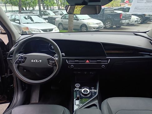 Used 2024 Kia Niro Wind w/ Wind Preserve Package FWD image 23