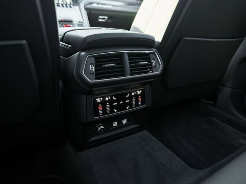 Used 2021 Lamborghini Urus image 48