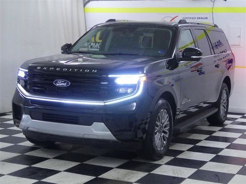 Used 2026 Ford Expedition Max Platinum AWD/4WD image 4