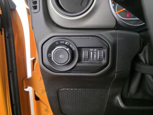 Used 2021 Jeep Wrangler Unlimited Sport image 31