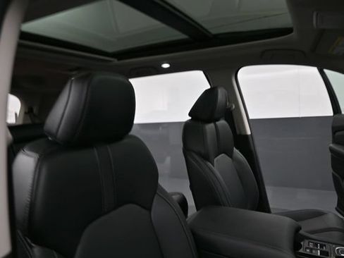Used 2025 Honda Pilot Touring image 31