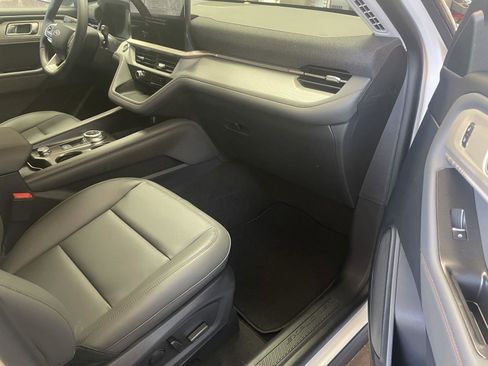 New 2026 Ford Expedition Platinum w/ Stealth Appearance Package AWD/4WD image 24