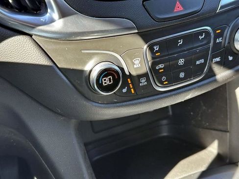 Used 2021 Chevrolet Equinox LT FWD image 27
