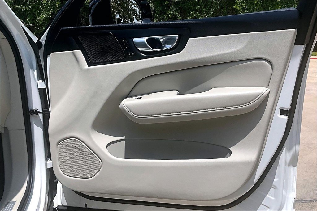 Certified 2026 Volvo XC60 B5 Ultra AWD/4WD image 25