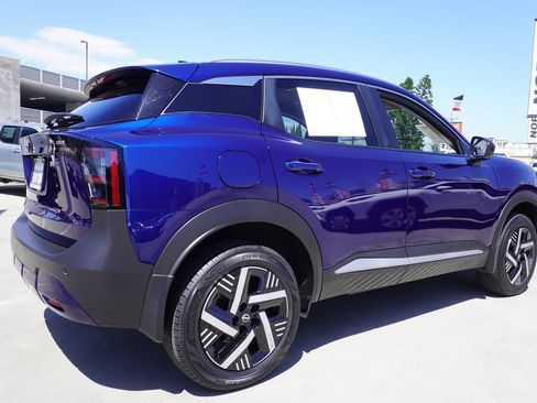 Used 2026 Nissan Kicks SV FWD image 7