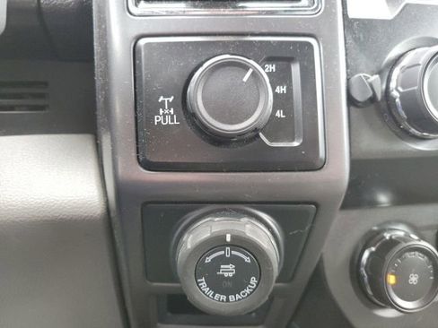 Used 2019 Ford F150 XLT w/ Equipment Group 302A Luxury AWD/4WD image 14