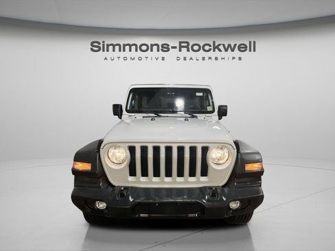 Used 2022 Jeep Wrangler Unlimited Sport image 2