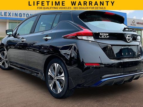 Used 2022 Nissan Leaf SV w/ SV Technology Package FWD image 3
