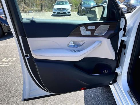 New 2026 Mercedes-Benz GLS 450 4MATIC image 12