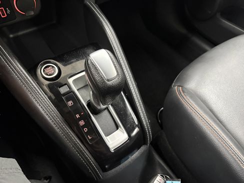 Used 2020 Nissan Kicks SR w/ SR Premium Package FWD image 19