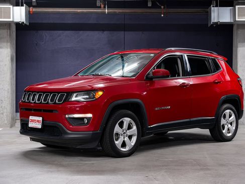Used 2018 Jeep Compass Latitude w/ Popular Equipment Group AWD/4WD image 7