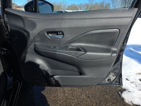 Used 2025 Nissan Versa SV w/ Trunk Package image 8