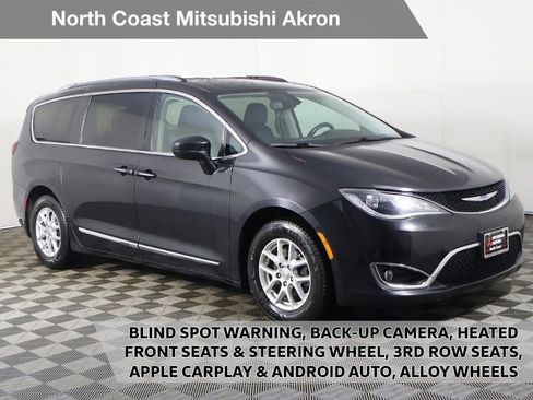 Used 2020 Chrysler Pacifica Touring-L image 1