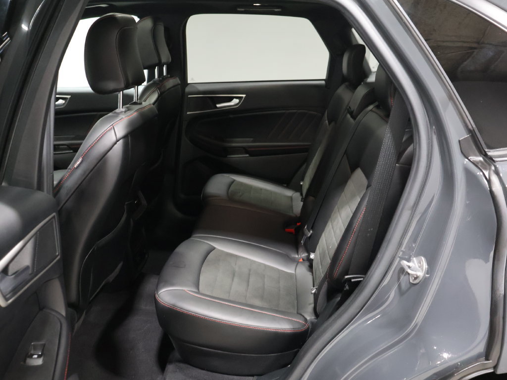 Used 2021 Ford Edge ST-Line w/ Cold Weather Package AWD/4WD image 18