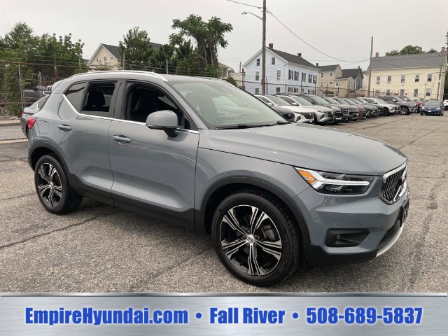 Used 2020 Volvo XC40 T5 Inscription w/ Protection Package AWD/4WD image 2