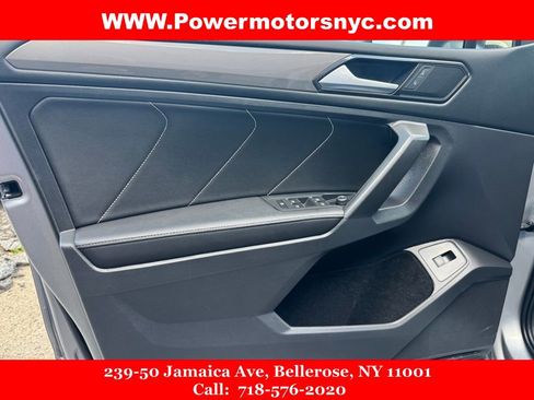 Used 2022 Volkswagen Tiguan SE w/ Panoramic Sunroof Package image 26