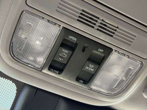 Used 2019 Honda Odyssey EX-L image 27