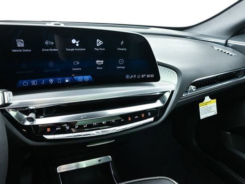 New 2025 Cadillac Lyriq Luxury image 13