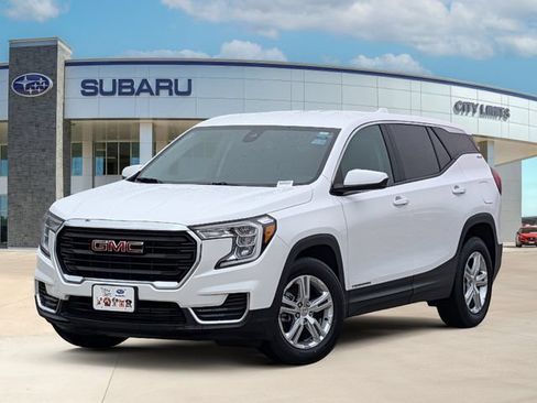 Used 2024 GMC Terrain SLE FWD image 1