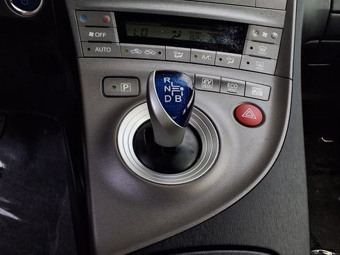 Used 2015 Toyota Prius Two FWD image 11