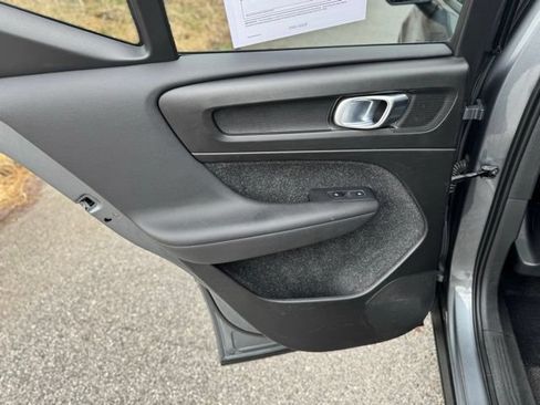 Used 2019 Volvo XC40 T5 Momentum AWD/4WD image 11