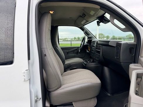 Used 2025 Chevrolet Express 3500 LS RWD image 11