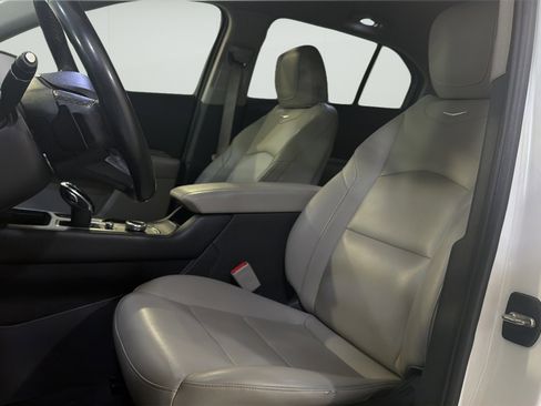 Used 2021 Cadillac XT4 Luxury w/ Driver Awareness Package FWD image 9