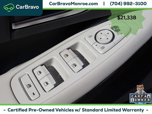 Used 2023 Hyundai Sonata SEL w/ Preferred Accessory Package FWD image 15