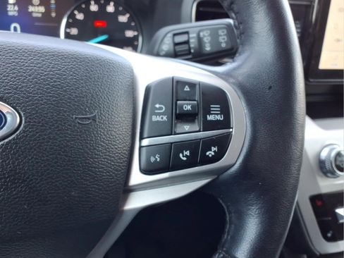 Used 2022 Ford Explorer XLT w/ Equipment Group 202A image 23