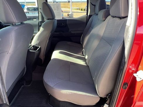 Used 2022 Toyota Tacoma SR image 32