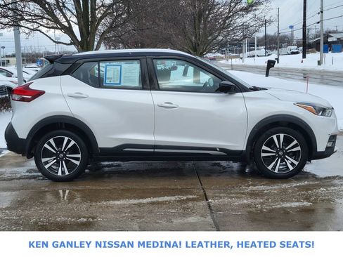 Used 2019 Nissan Kicks SR w/ SR Premium Package image 2