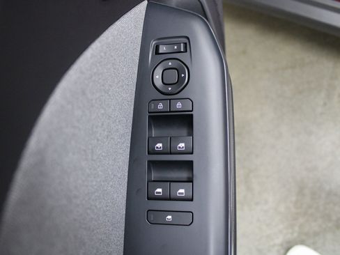 Used 2025 Kia K4 EX image 12