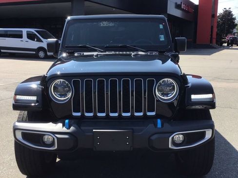 Used 2023 Jeep Wrangler Unlimited Sahara w/ Cold Weather Group AWD/4WD image 2