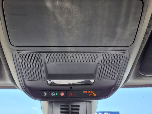 Used 2025 Chevrolet Equinox LT FWD image 29