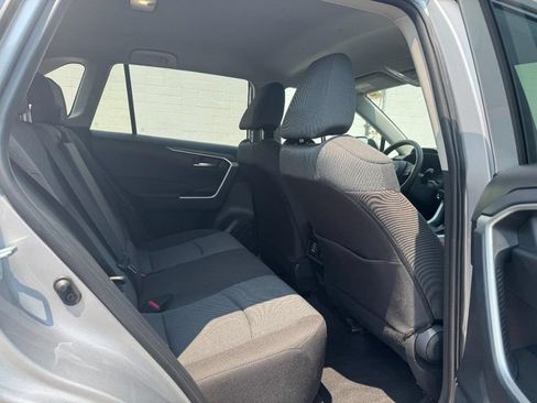 Used 2025 Toyota RAV4 XLE AWD/4WD image 14