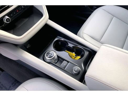 New 2026 Ford Explorer Active AWD/4WD image 9