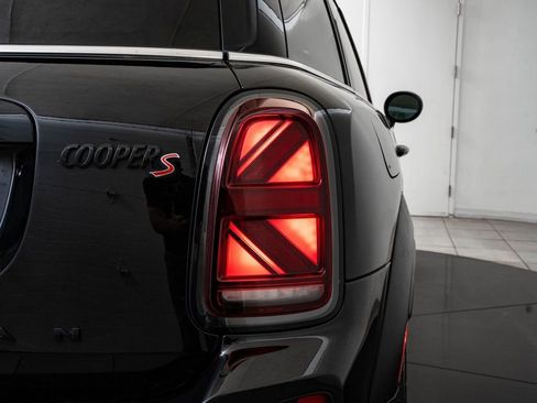 Used 2022 MINI Cooper Countryman S w/ Premium Package image 9