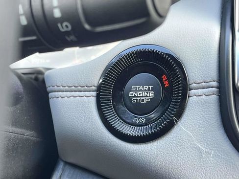 Used 2023 Jeep Compass Limited image 32