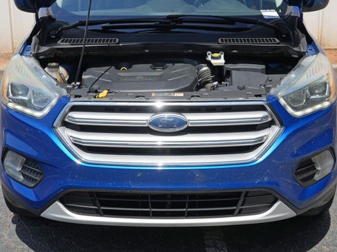 Used 2017 Ford Escape SE w/ Equipment Group 201A AWD/4WD image 7